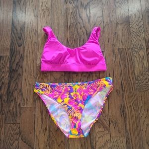 Venus XL Hot Pink Swim Top w/Removable Pads & XL Floral Bottom- Never Wo…